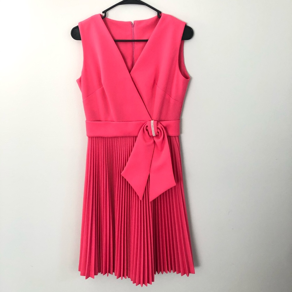 Vintage pink pleated sleeveless dress